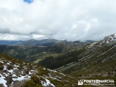 Nacimiento del río Manzanares desde La Barranca; senderismo sierra norte